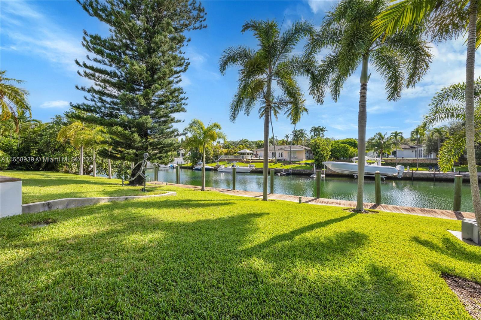 CORAL GABLES RIVIERA SEC - Residential