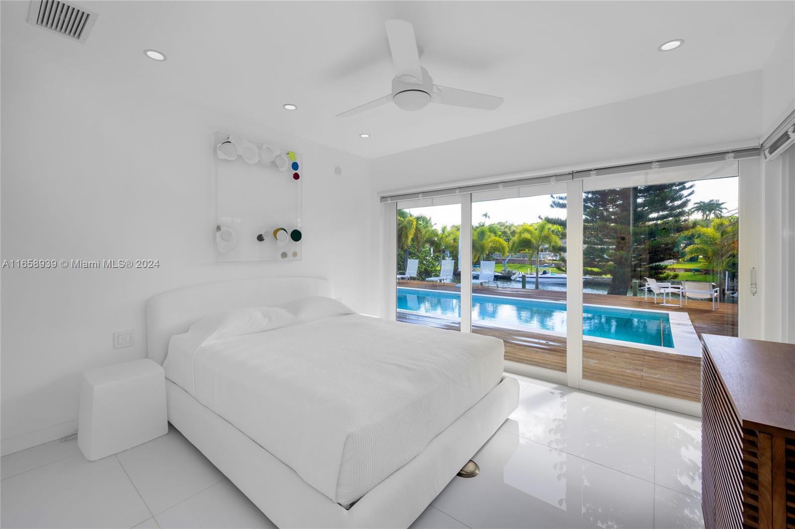 CORAL GABLES RIVIERA SEC - Residential