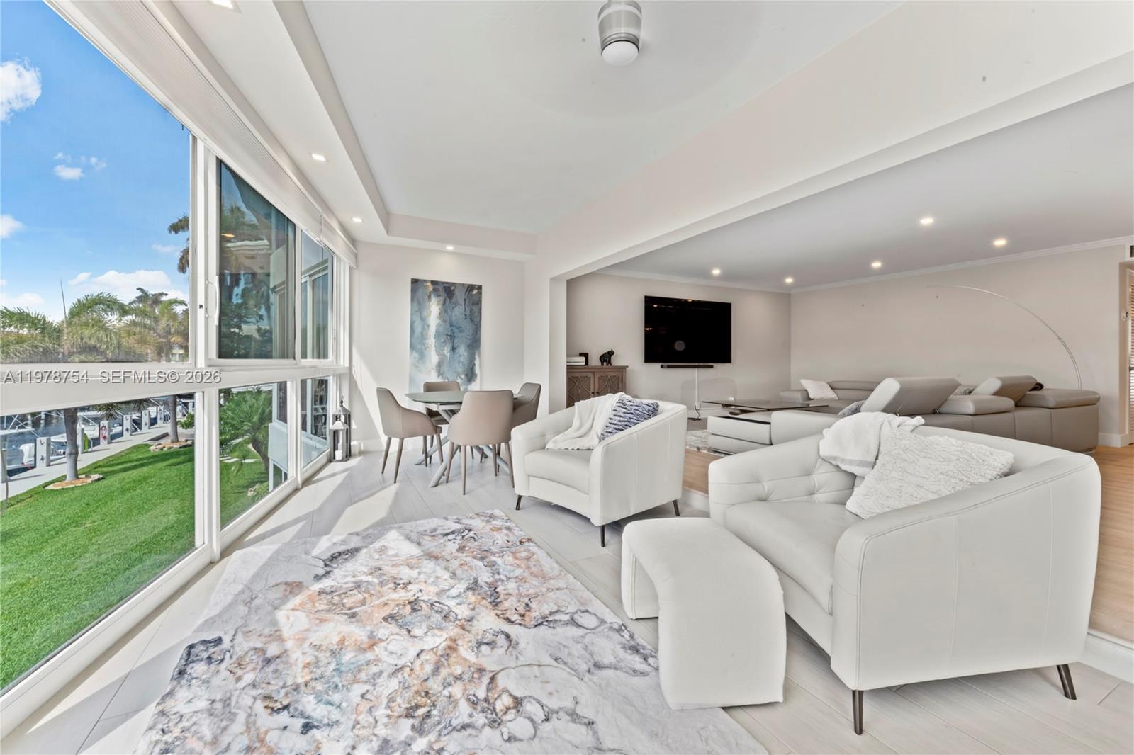 WINDSOR CONDO - Residential