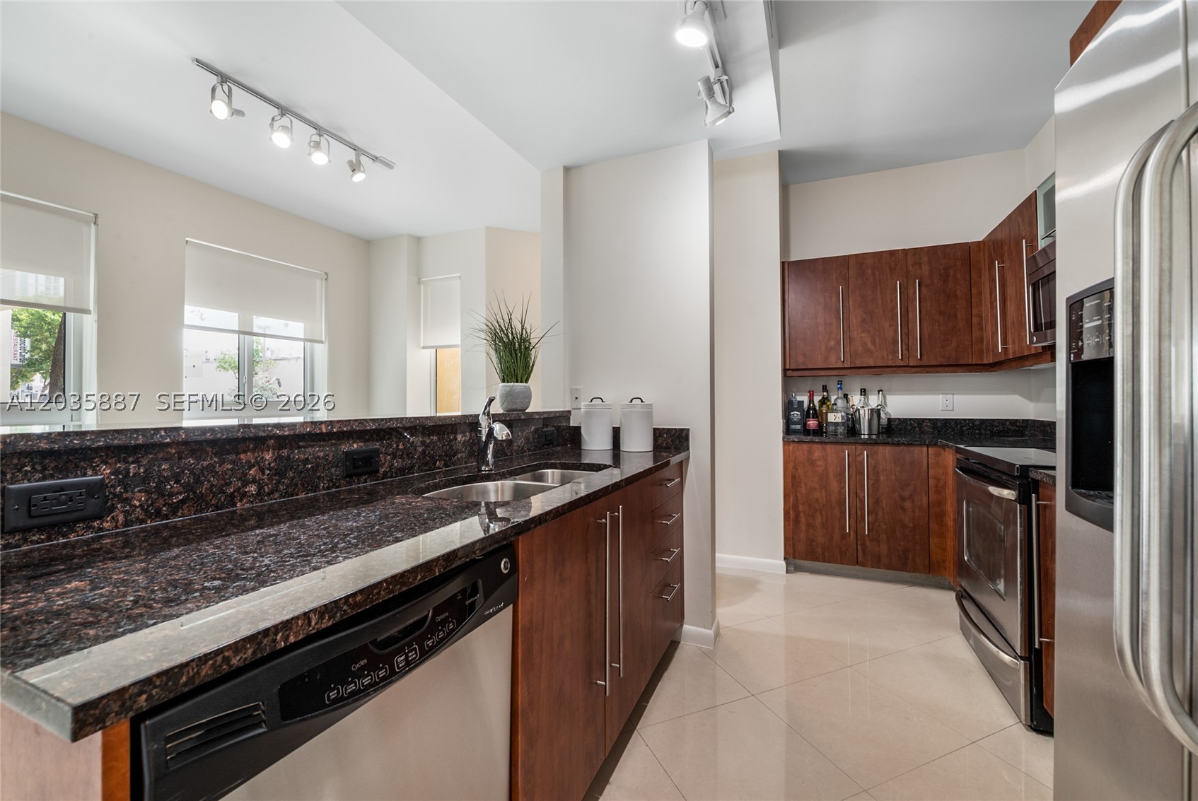 TOSCANO CONDO - Residential