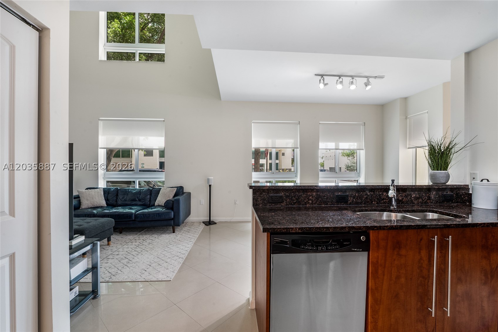 TOSCANO CONDO - Residential