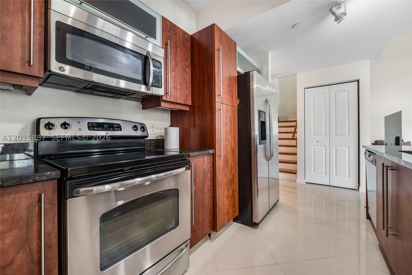 TOSCANO CONDO - Residential