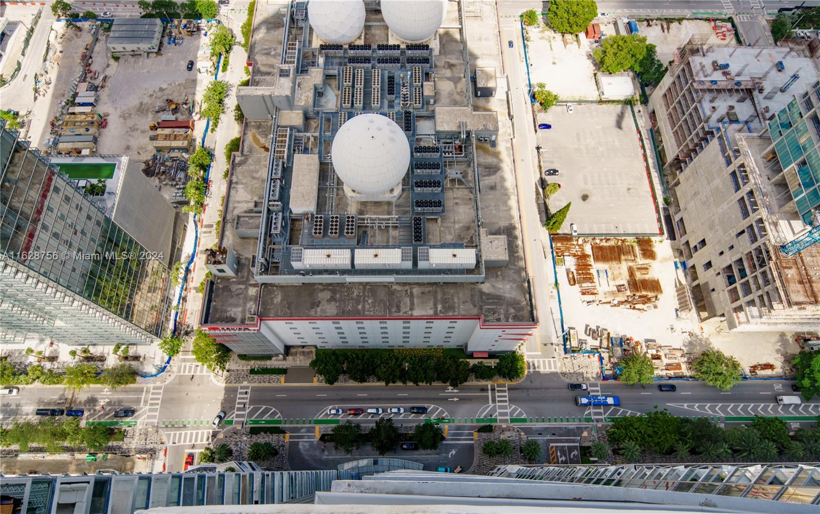 PARAMOUNT MIAMI WORLDCENT - Residential Lease