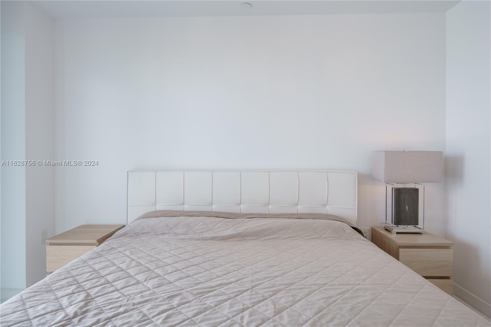 PARAMOUNT MIAMI WORLDCENT - Residential Lease