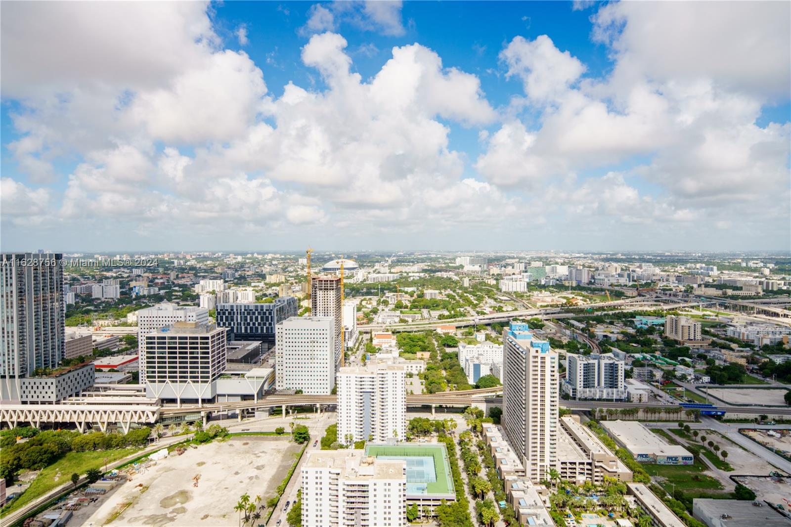 PARAMOUNT MIAMI WORLDCENT - Residential Lease