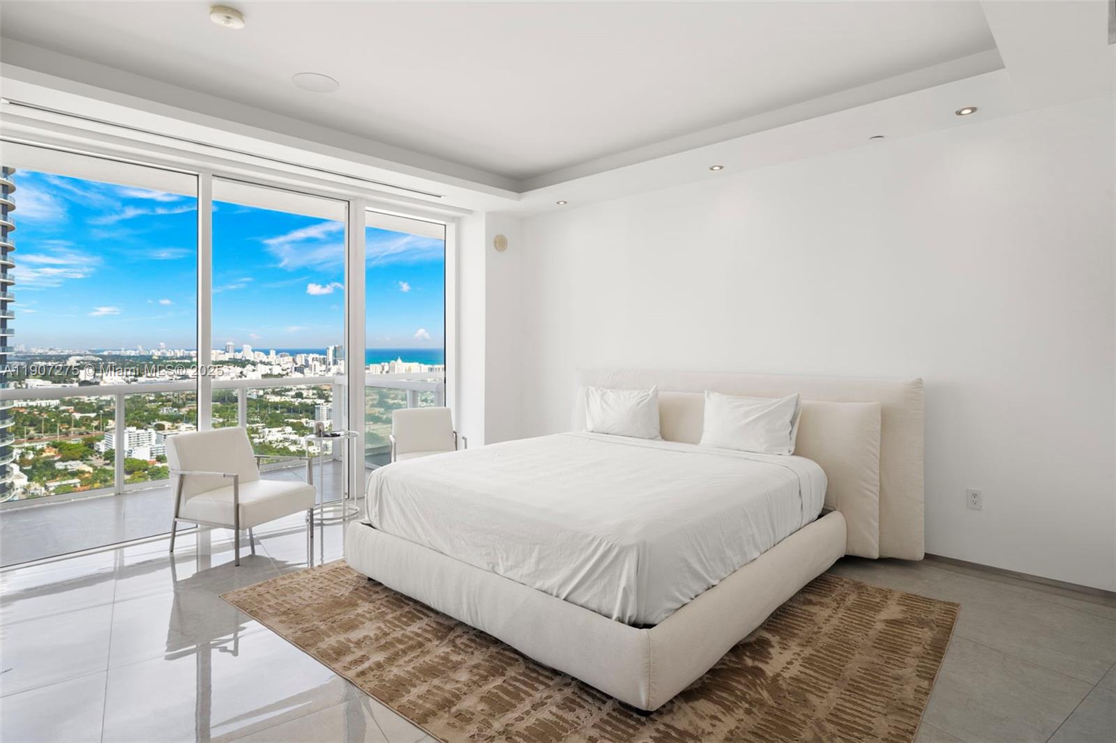 ICON CONDO - Residential