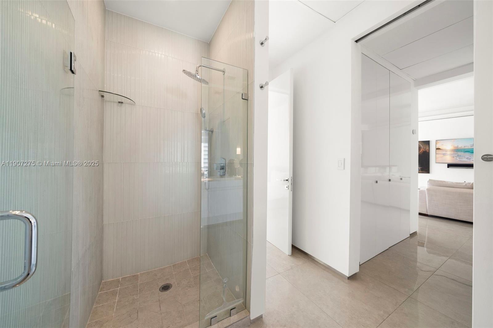 ICON CONDO - Residential