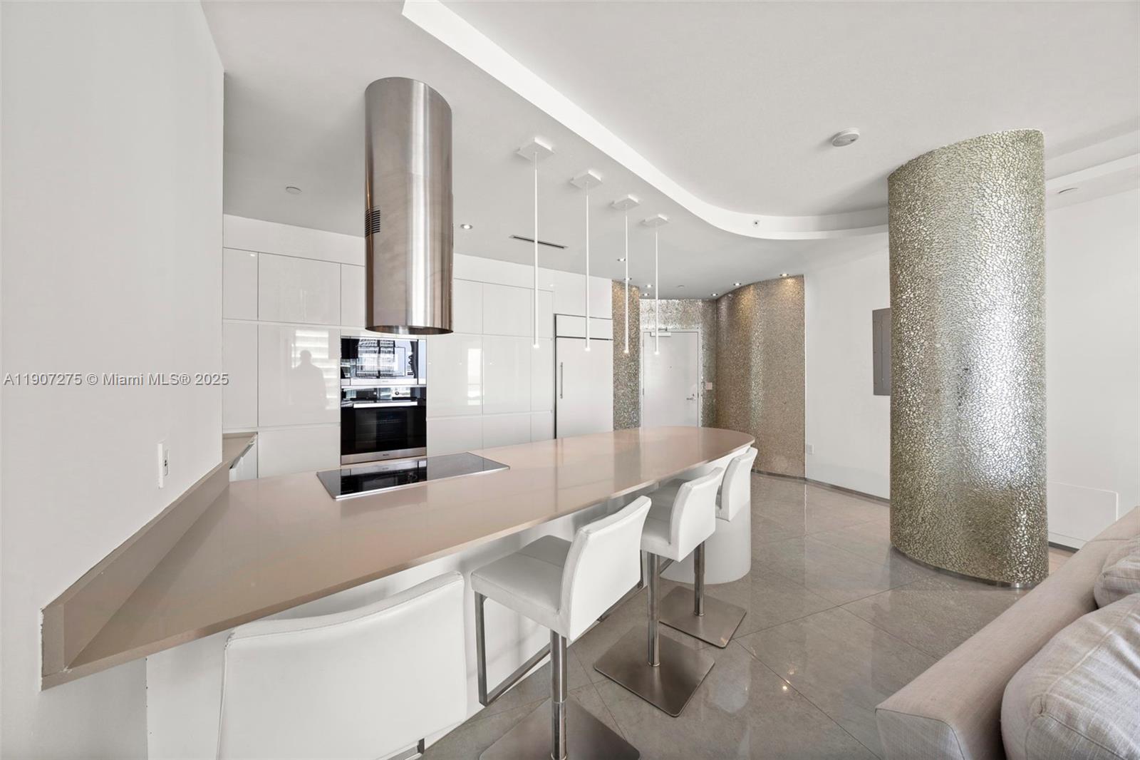ICON CONDO - Residential