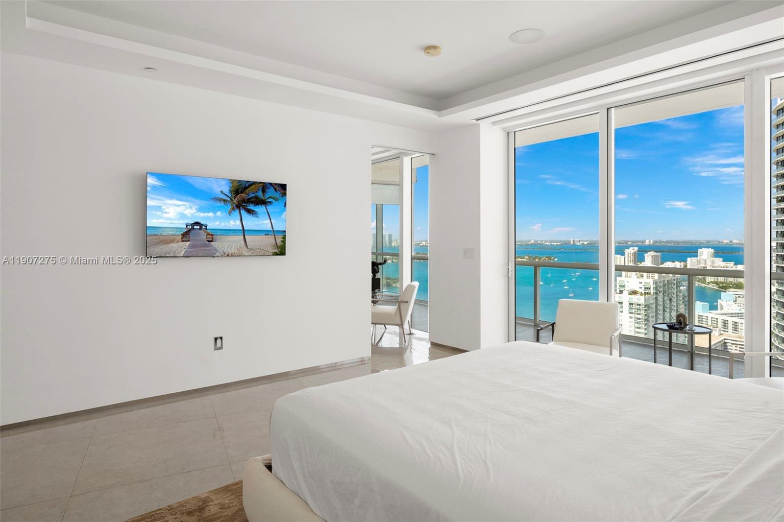 ICON CONDO - Residential