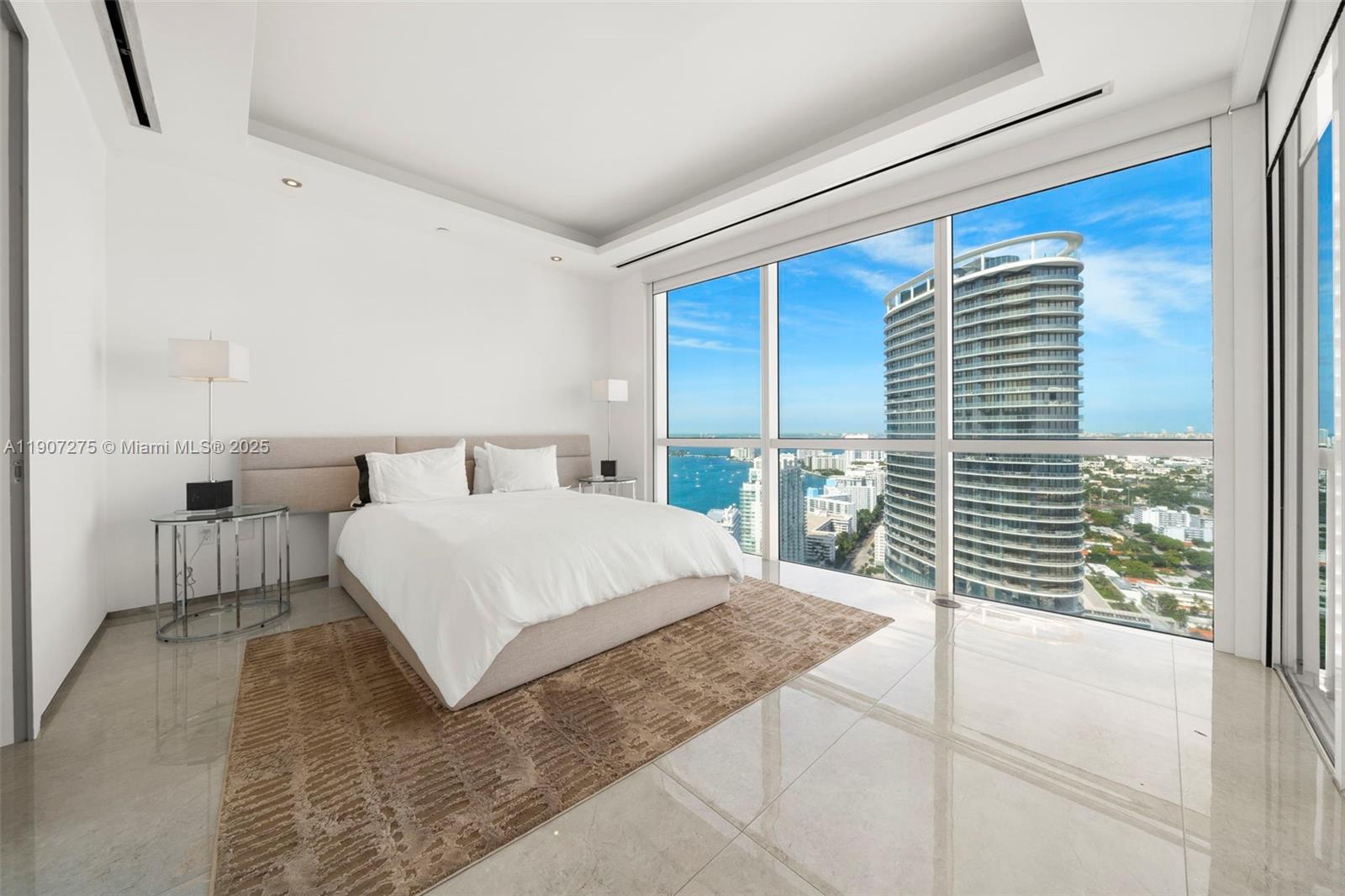 ICON CONDO - Residential