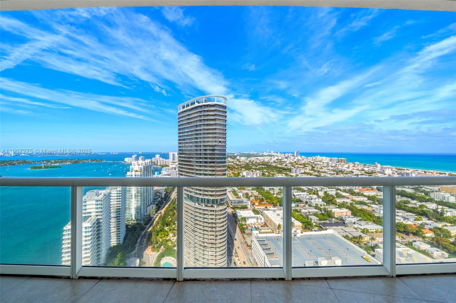 ICON CONDO - Residential