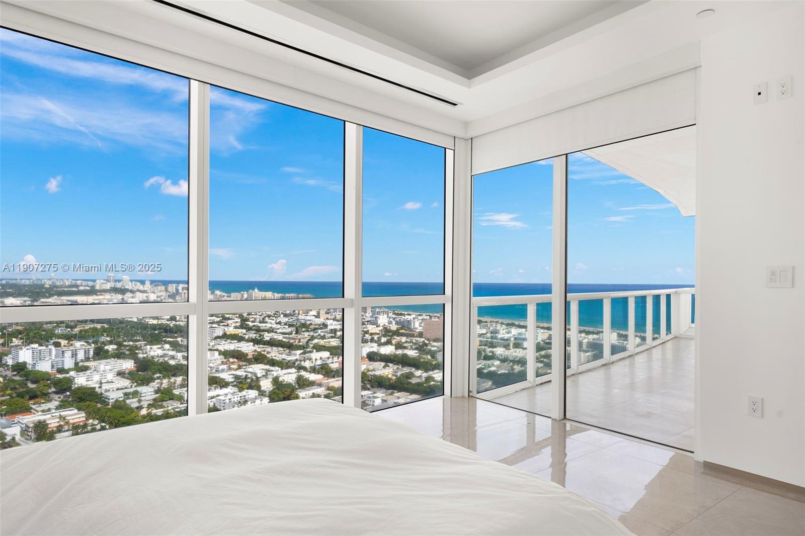 ICON CONDO - Residential