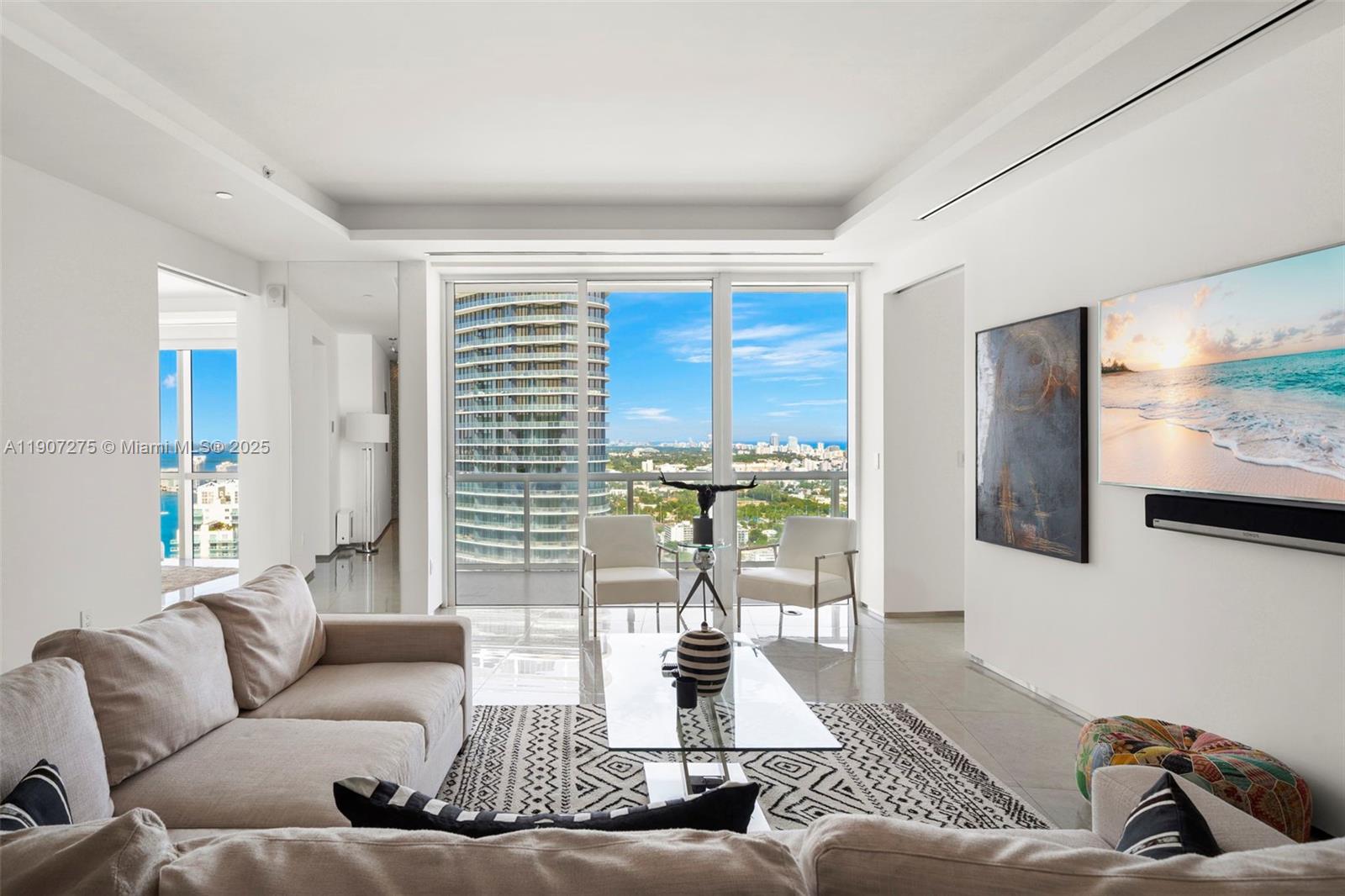 ICON CONDO - Residential