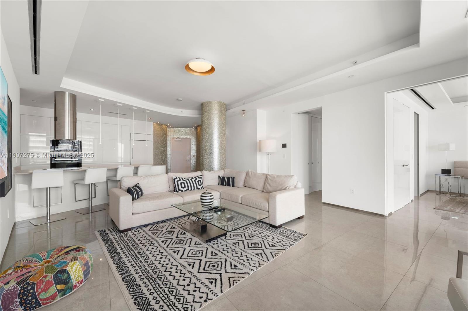 ICON CONDO - Residential