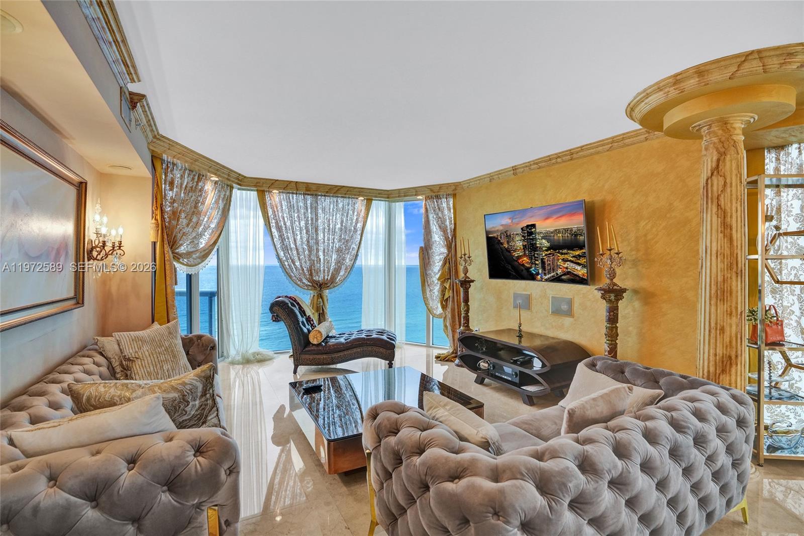 THE PINNACLE CONDO - Residential
