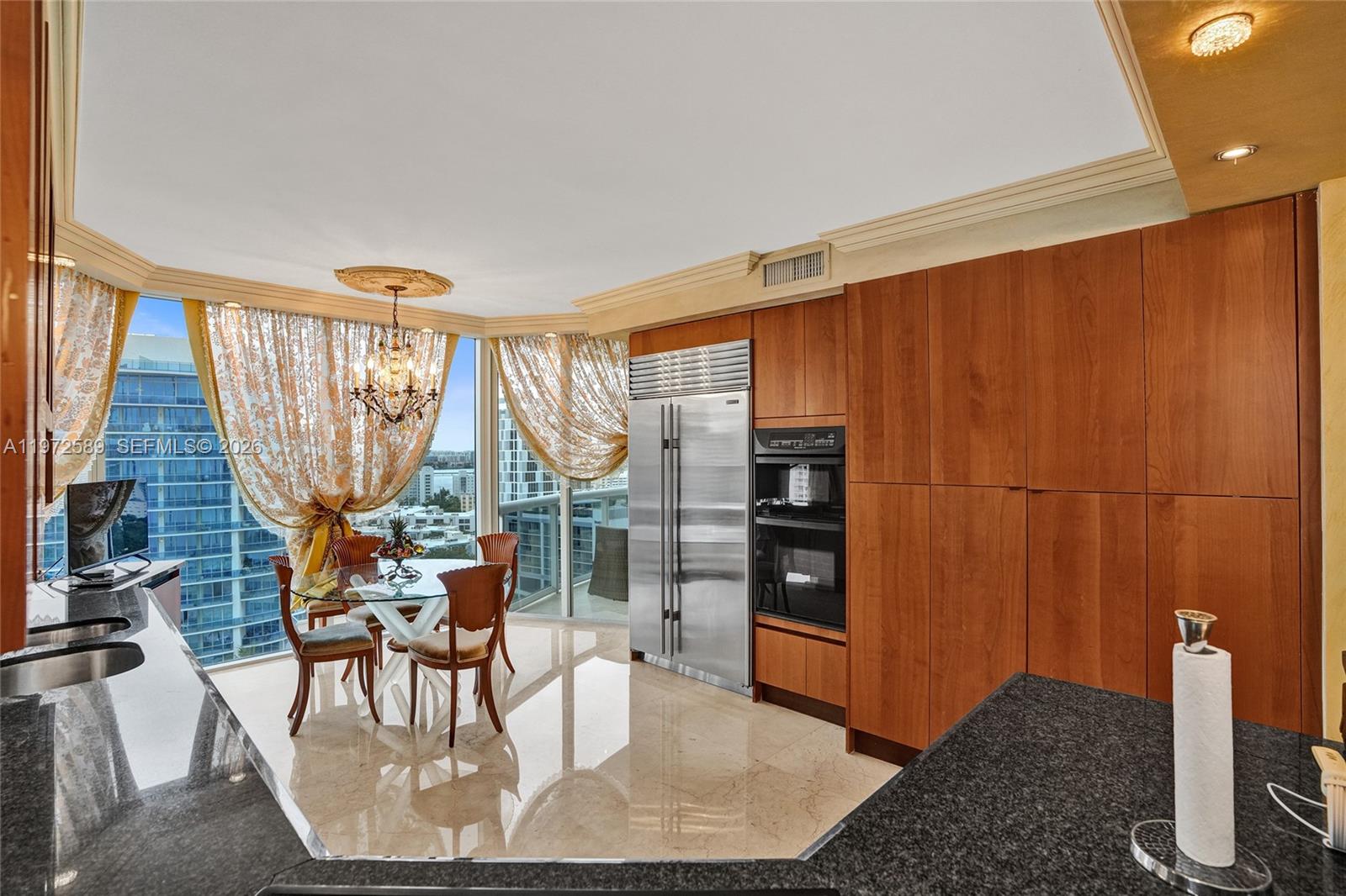 THE PINNACLE CONDO - Residential