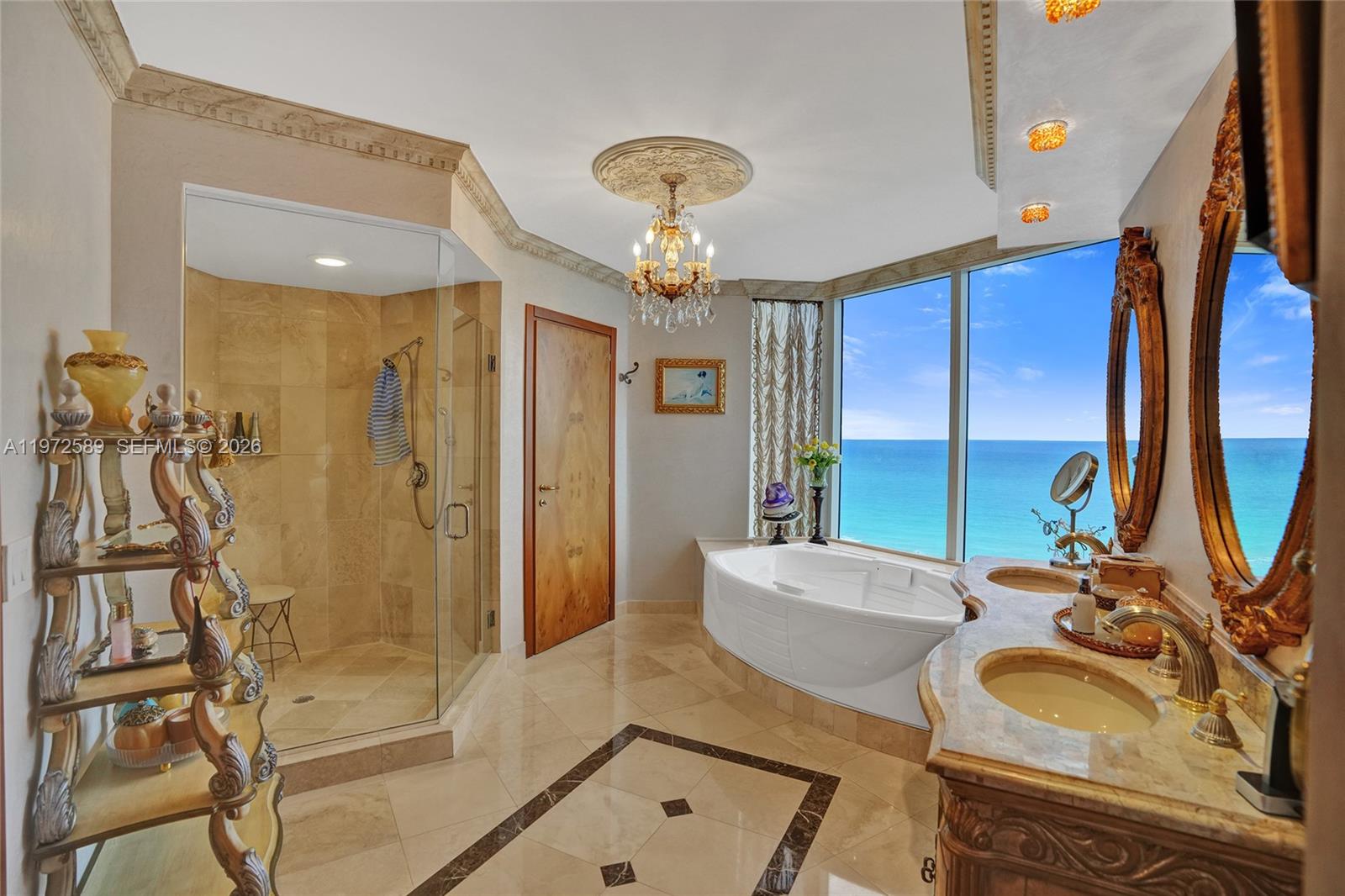 THE PINNACLE CONDO - Residential