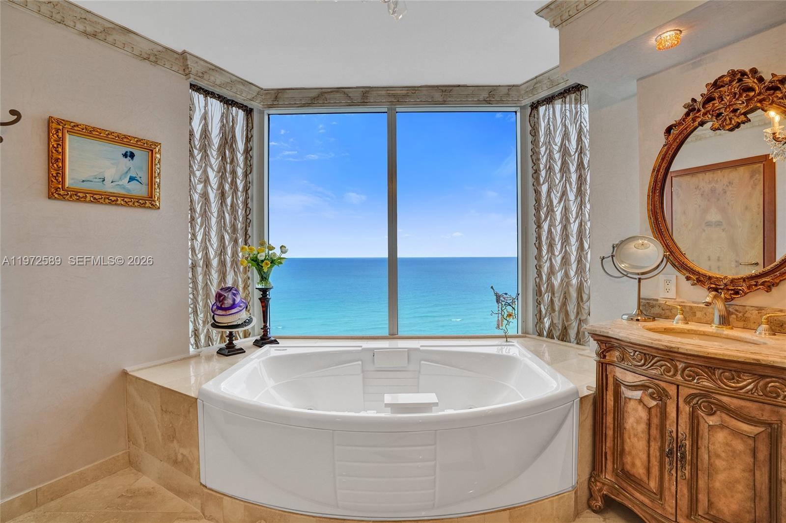 THE PINNACLE CONDO - Residential