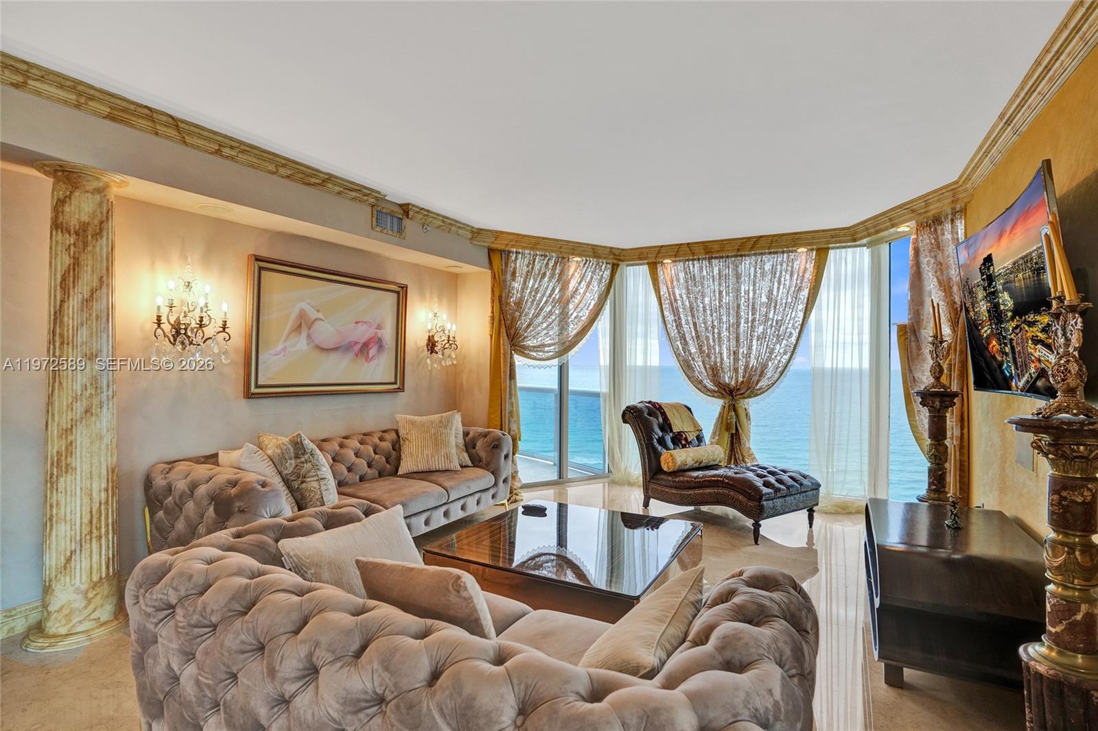 THE PINNACLE CONDO - Residential