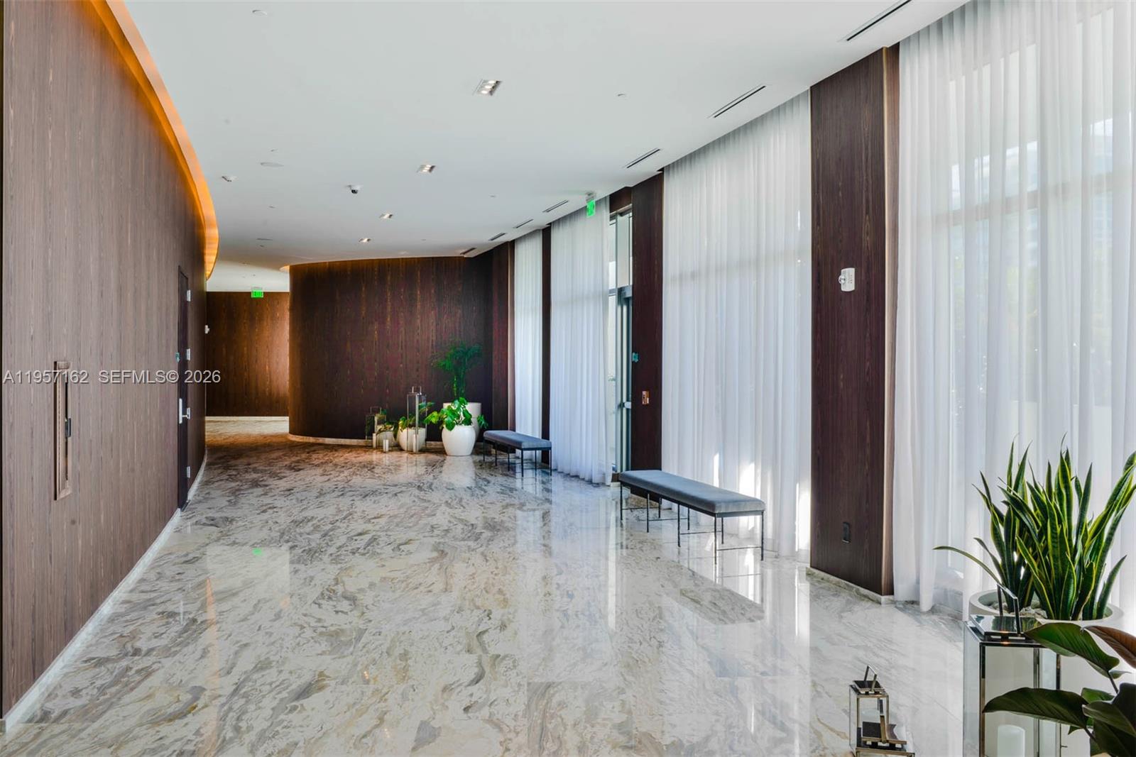 ECHO CONDO - Residential