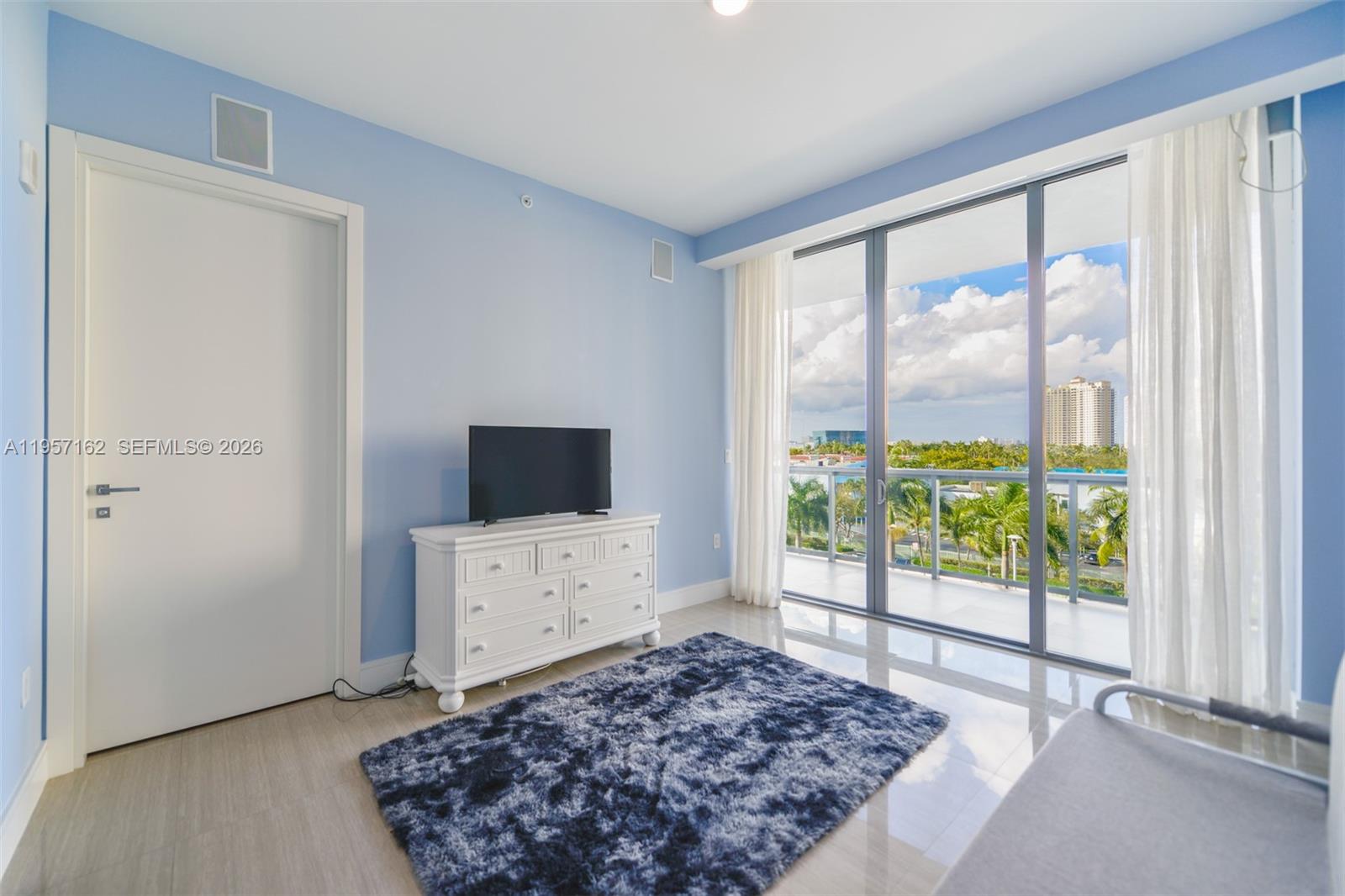 ECHO CONDO - Residential