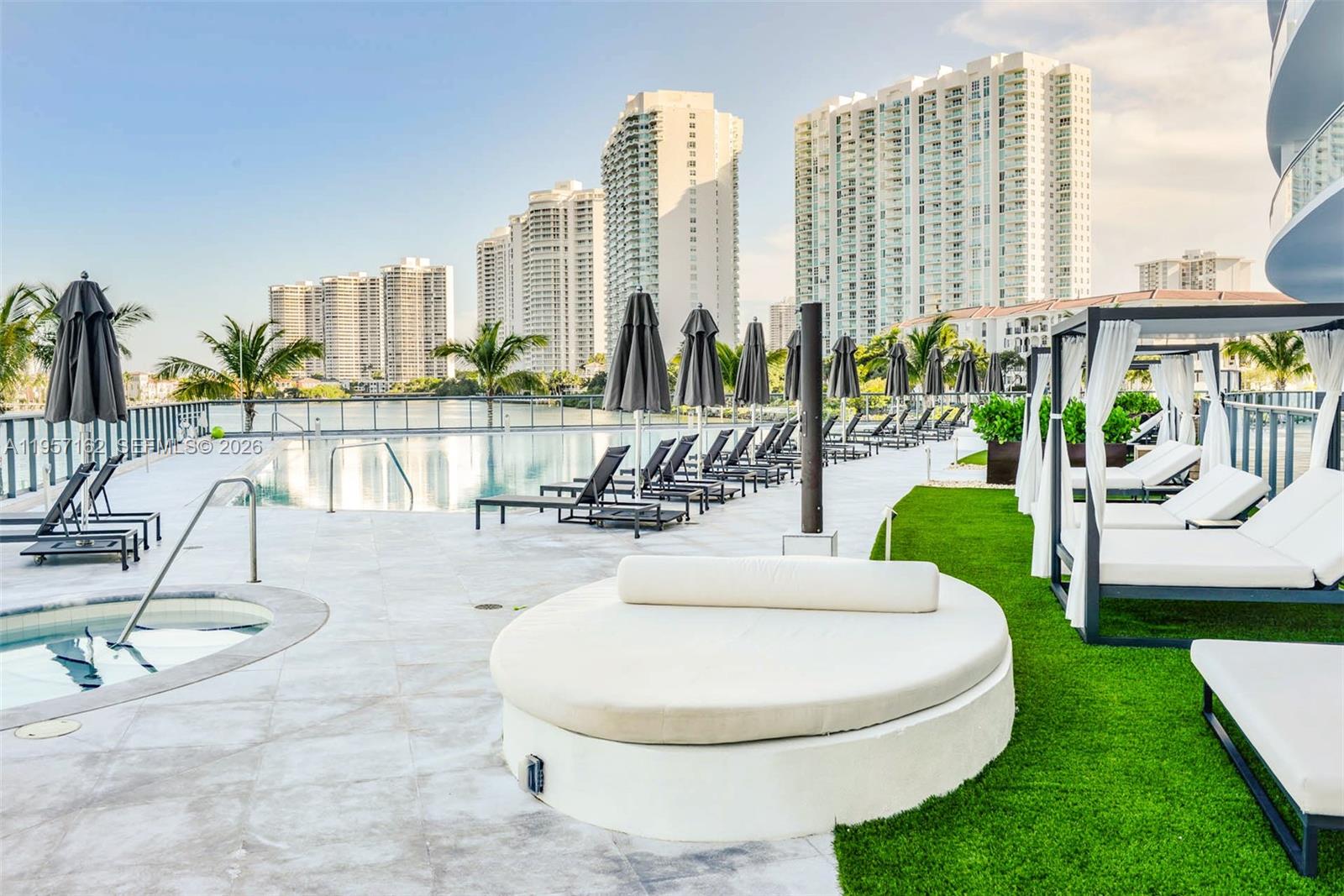 ECHO CONDO - Residential