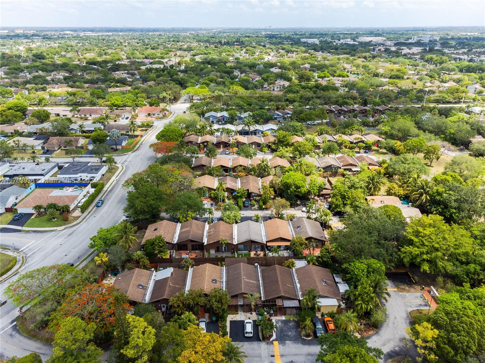 KILLIAN PINES TOWNHOUSES - Residential Lease