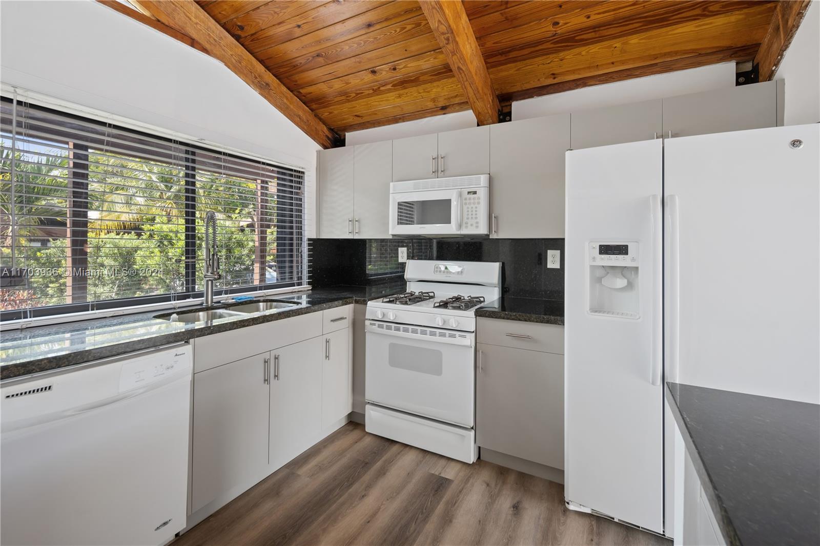 KILLIAN PINES TOWNHOUSES - Residential Lease
