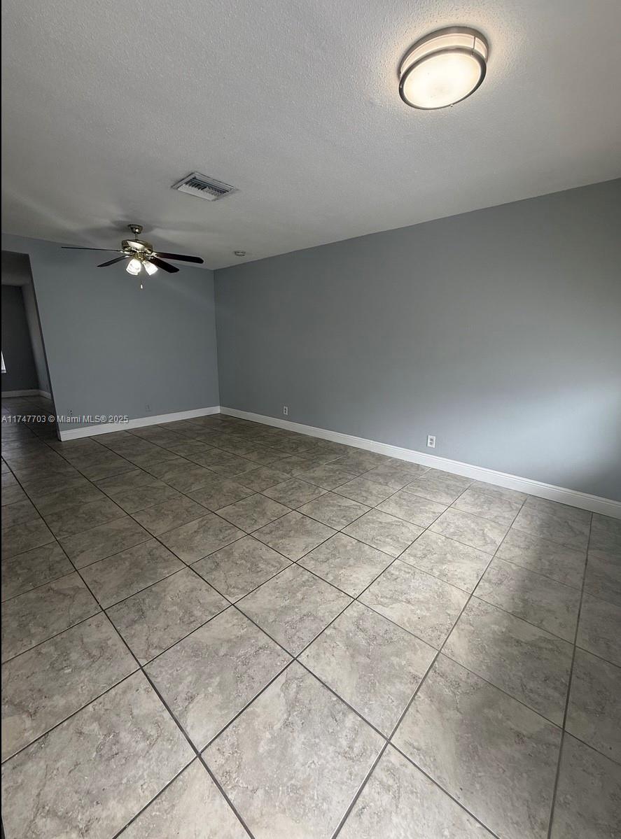 BROWARD GARDENS - Residential Lease