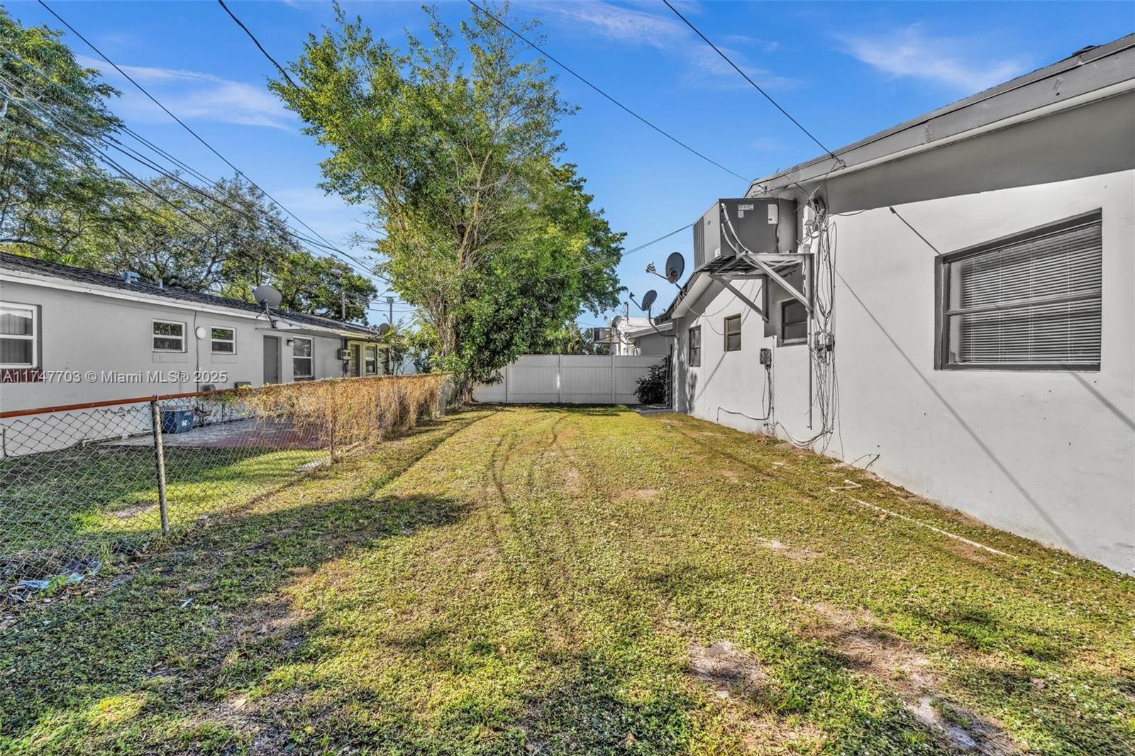 BROWARD GARDENS - Residential Lease