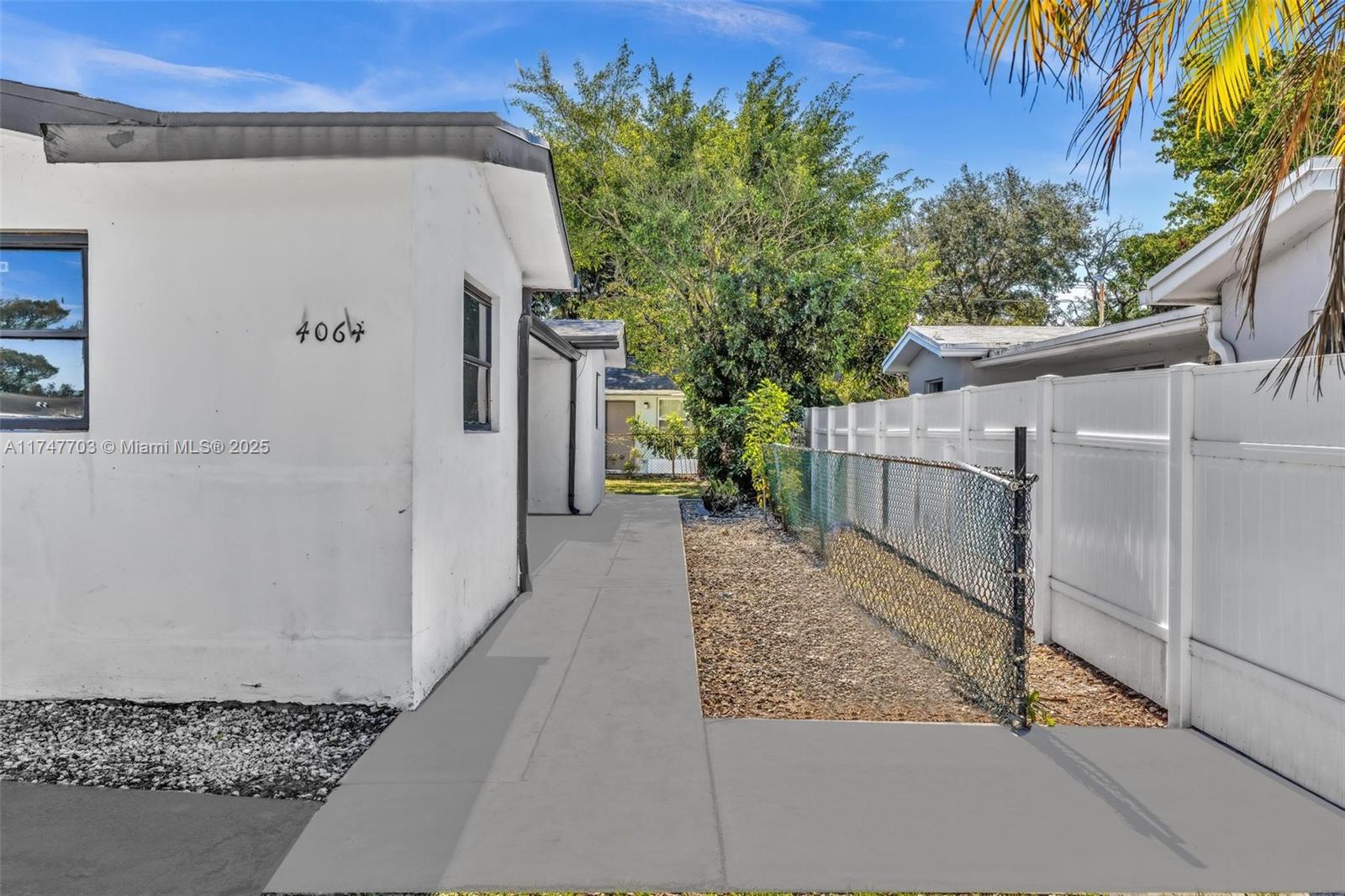 BROWARD GARDENS - Residential Lease
