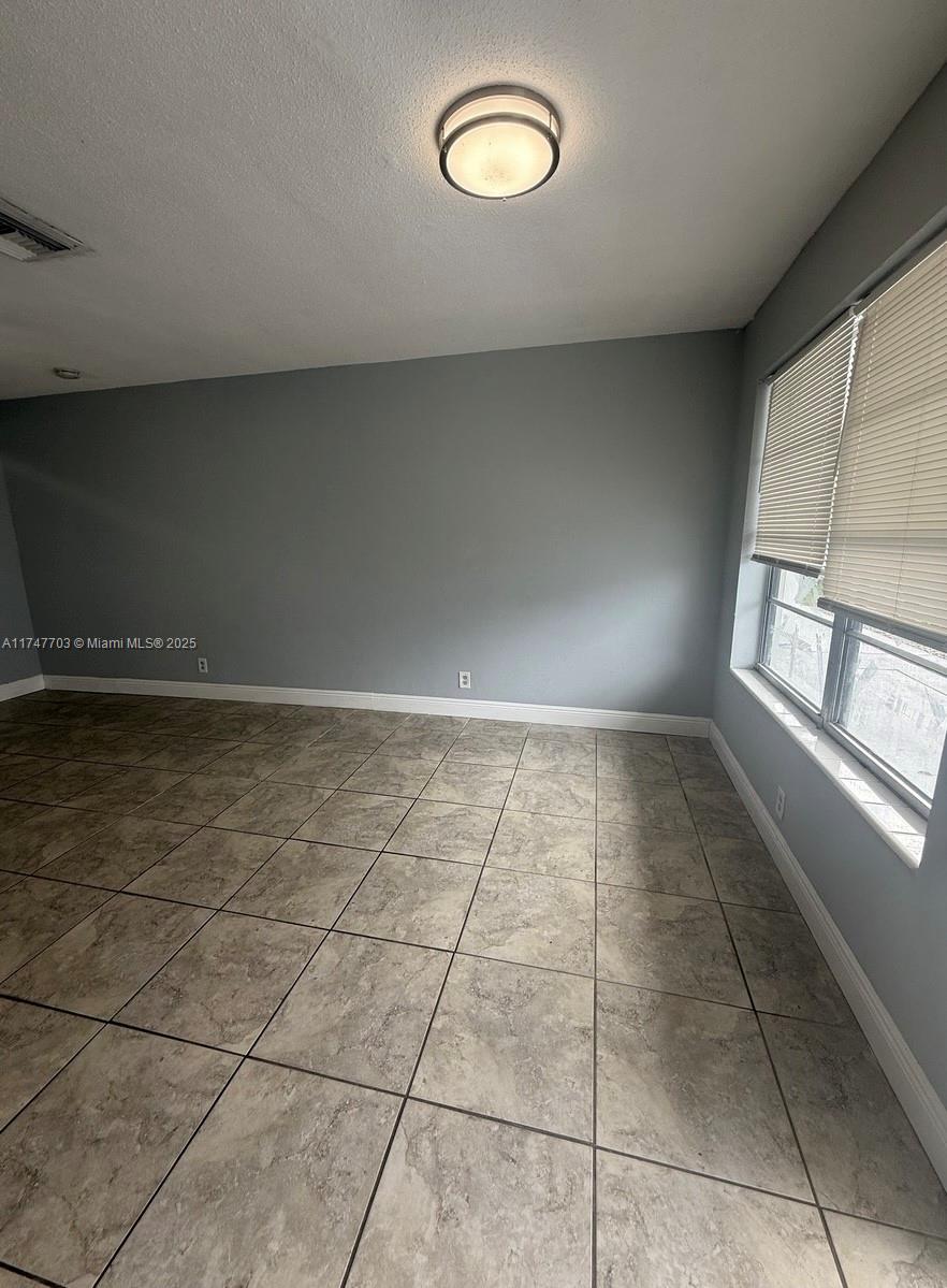 BROWARD GARDENS - Residential Lease