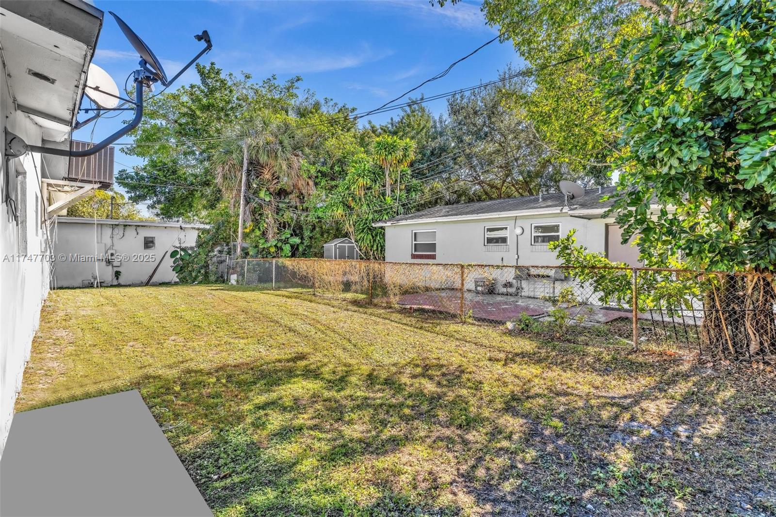 BROWARD GARDENS - Residential Lease