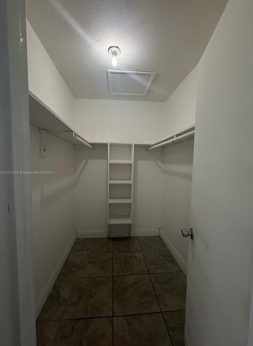 BROWARD GARDENS - Residential Lease