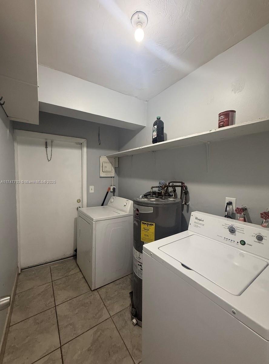 BROWARD GARDENS - Residential Lease
