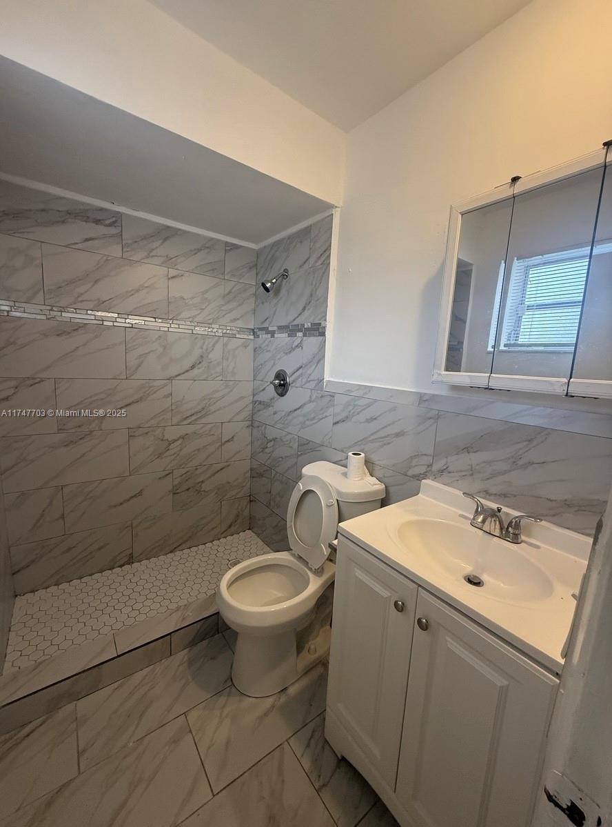 BROWARD GARDENS - Residential Lease