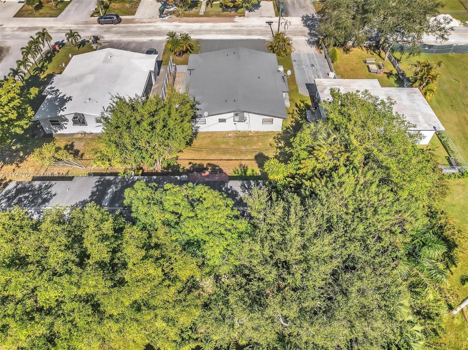 BROWARD GARDENS - Residential Lease