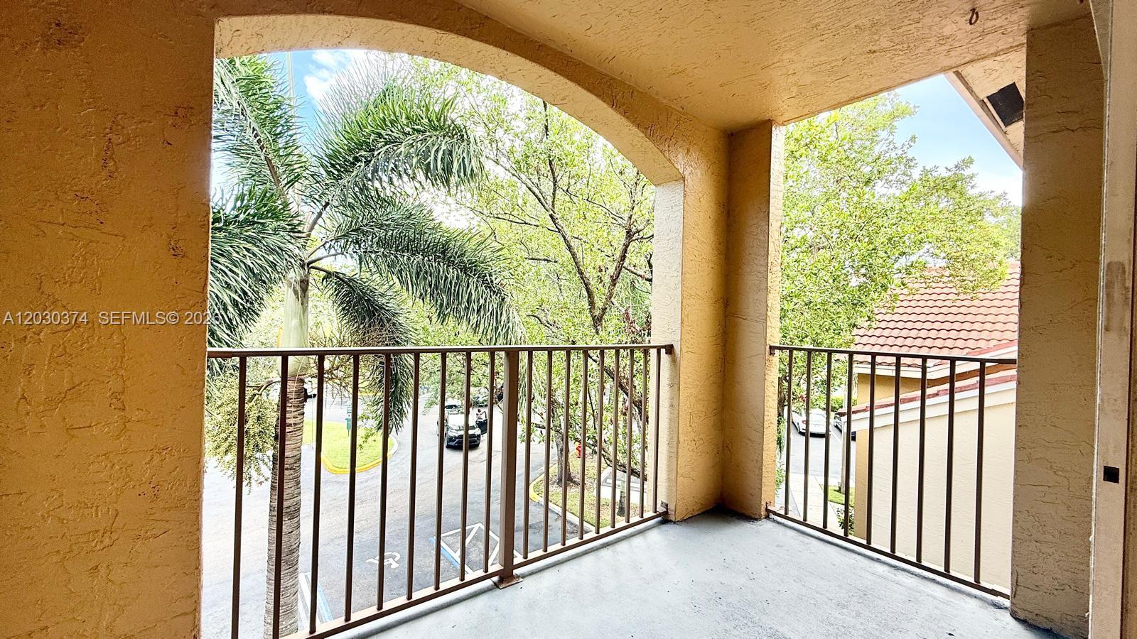EMERALD ISLE AT LAGUNA LA - Residential Lease