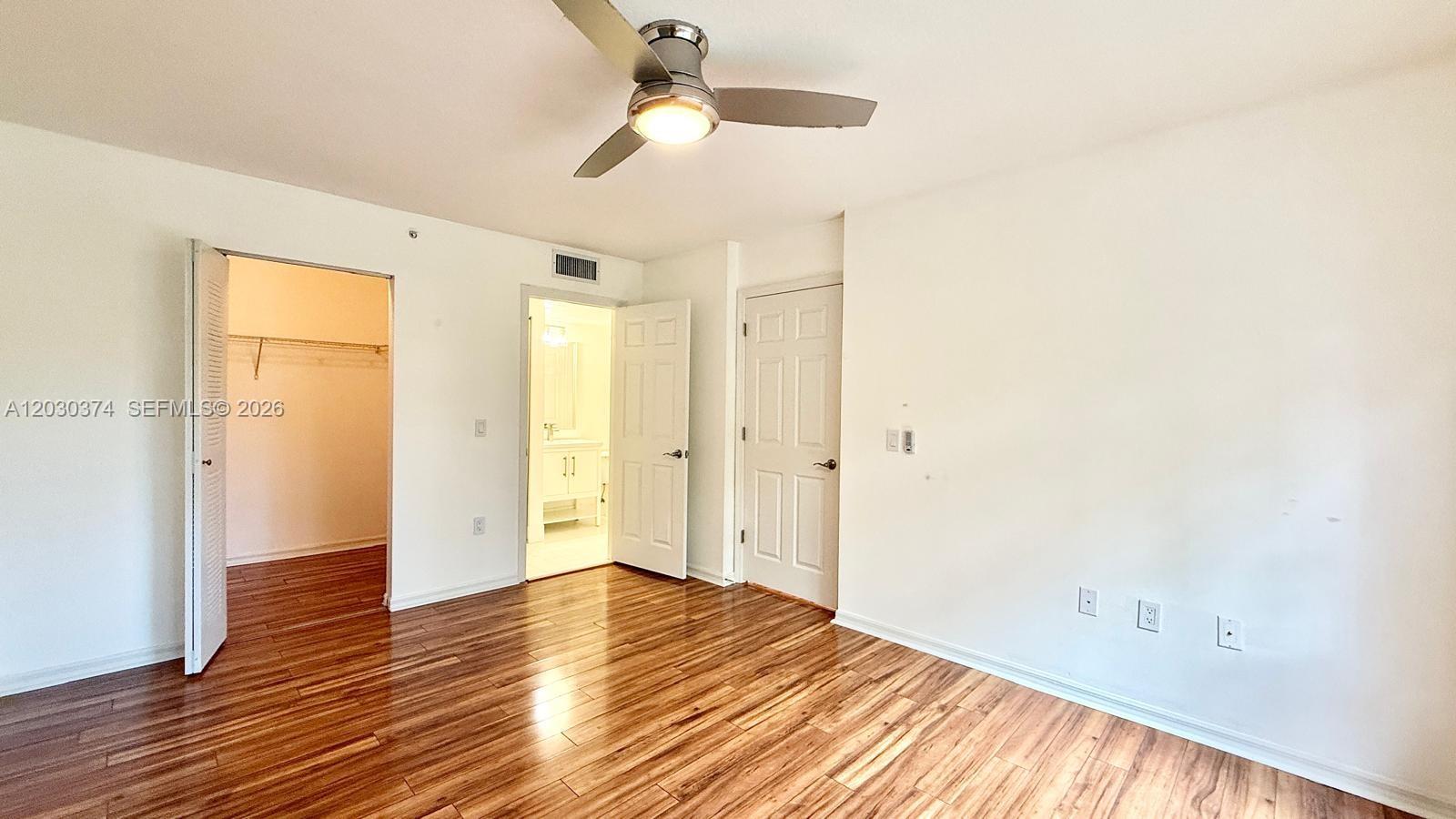 EMERALD ISLE AT LAGUNA LA - Residential Lease
