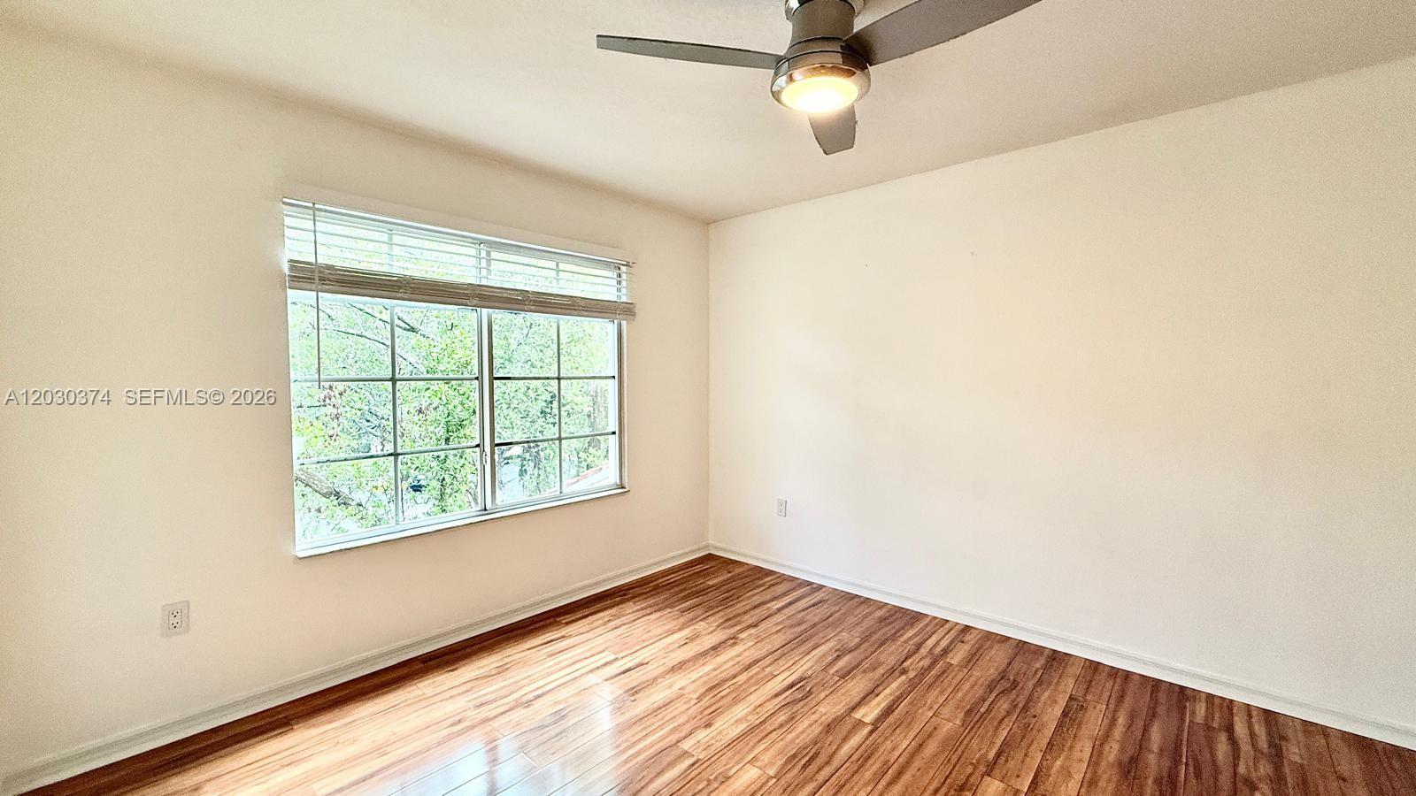 EMERALD ISLE AT LAGUNA LA - Residential Lease