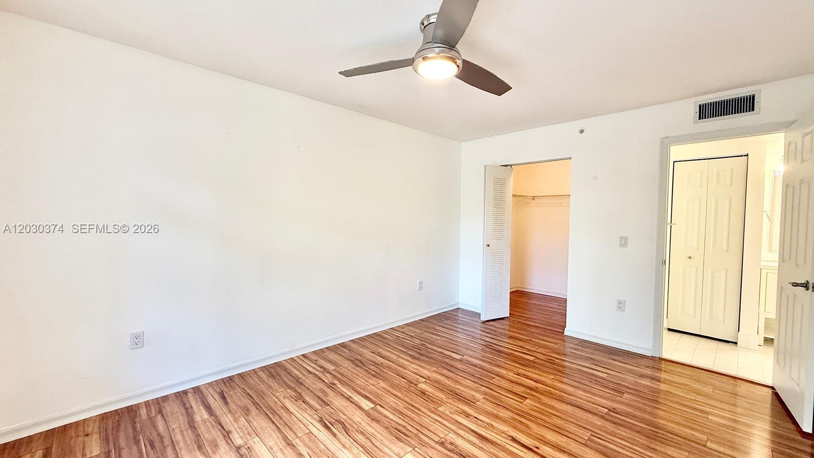 EMERALD ISLE AT LAGUNA LA - Residential Lease