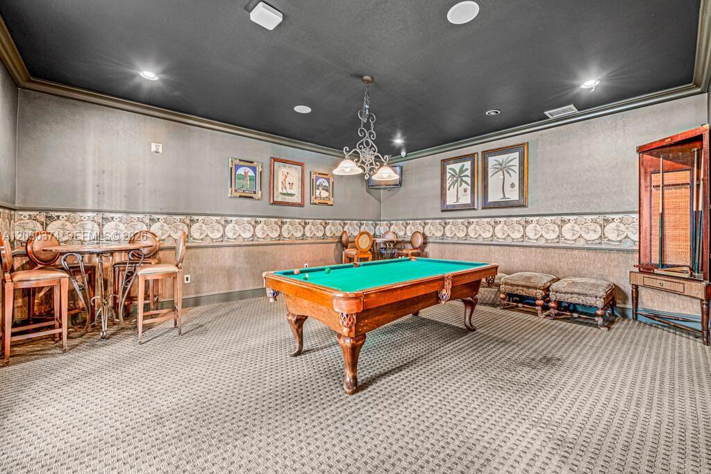 EMERALD ISLE AT LAGUNA LA - Residential Lease
