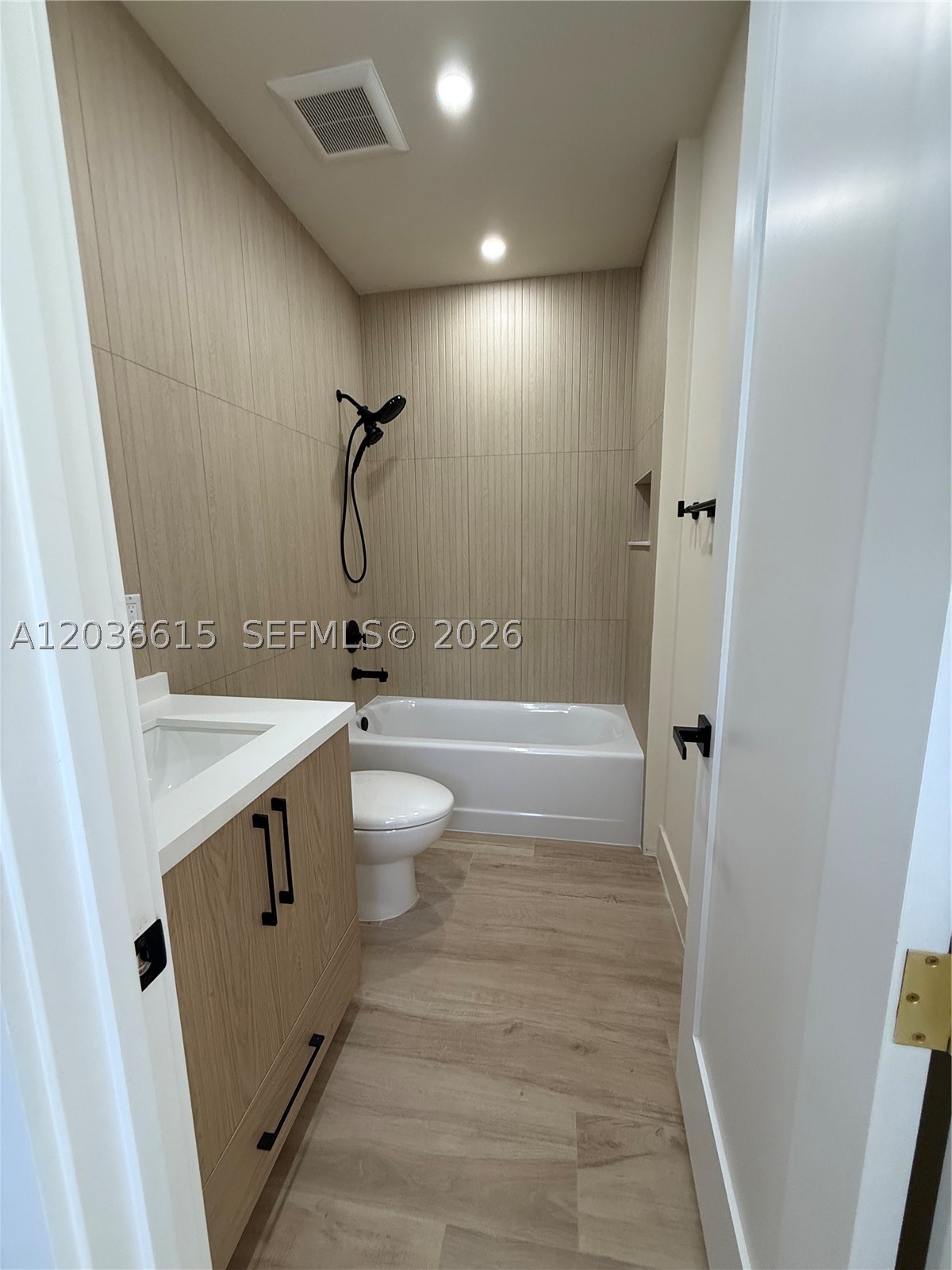 FROW HOMESTEAD - Residential Lease
