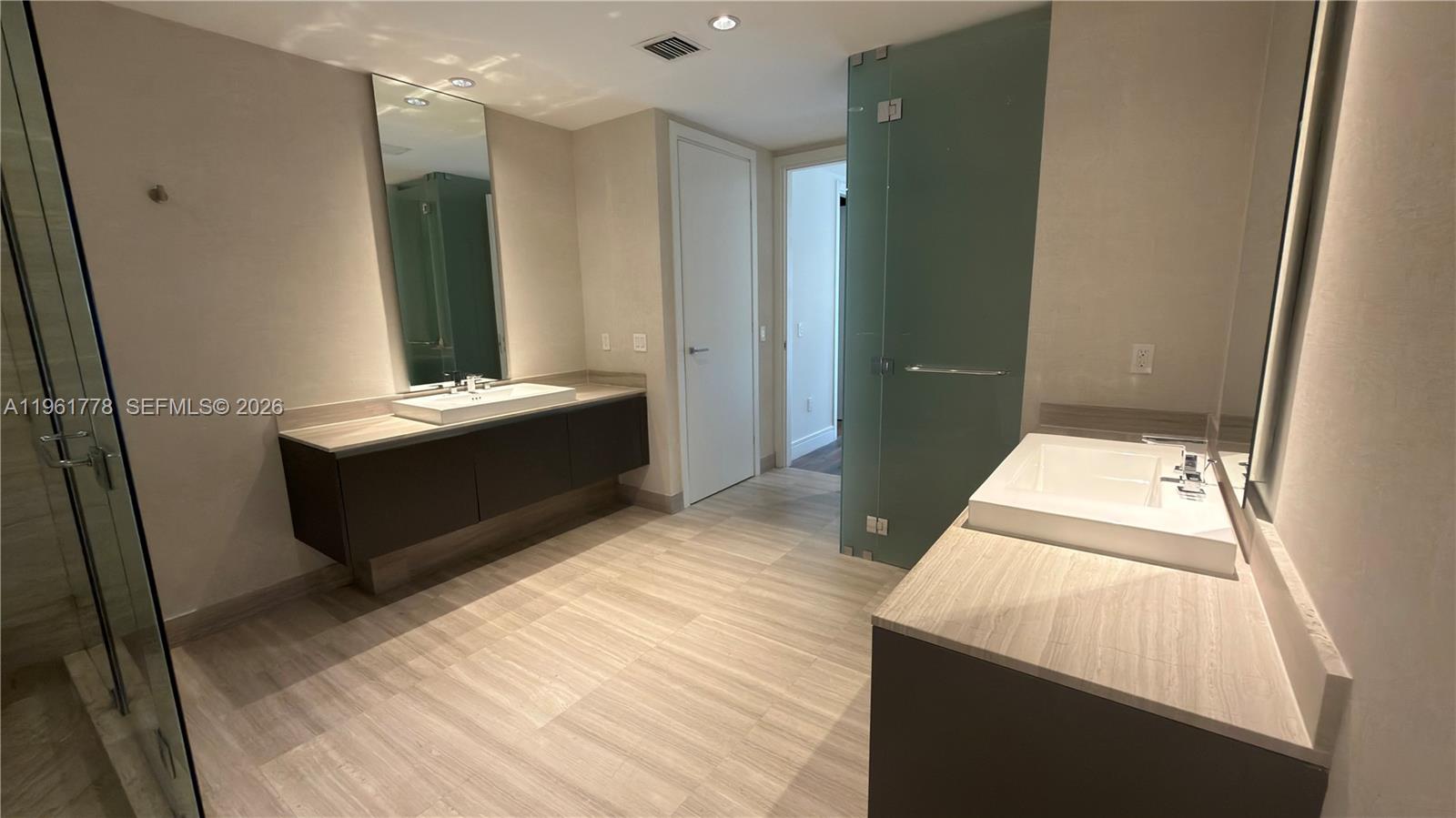ECHO CONDO - Residential