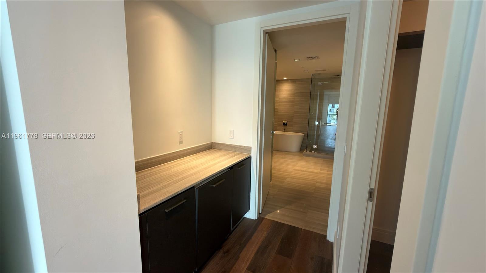 ECHO CONDO - Residential