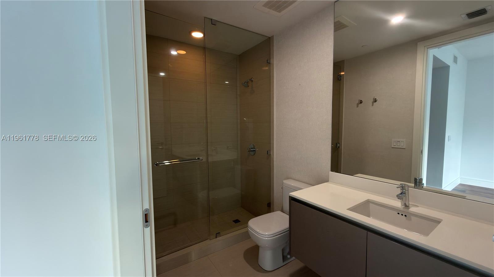 ECHO CONDO - Residential