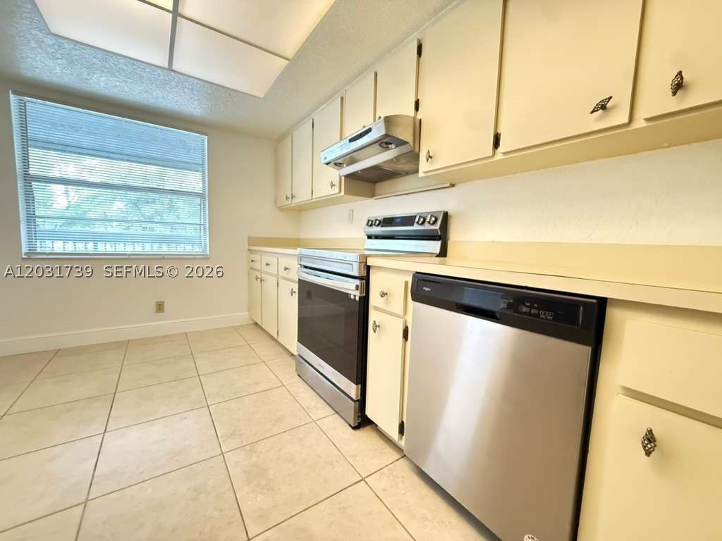 OXFORD CONDO - Residential Lease