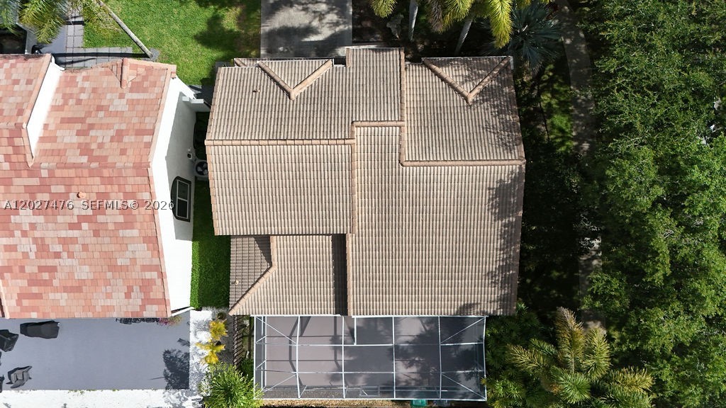 EMBASSY LAKES - Residential