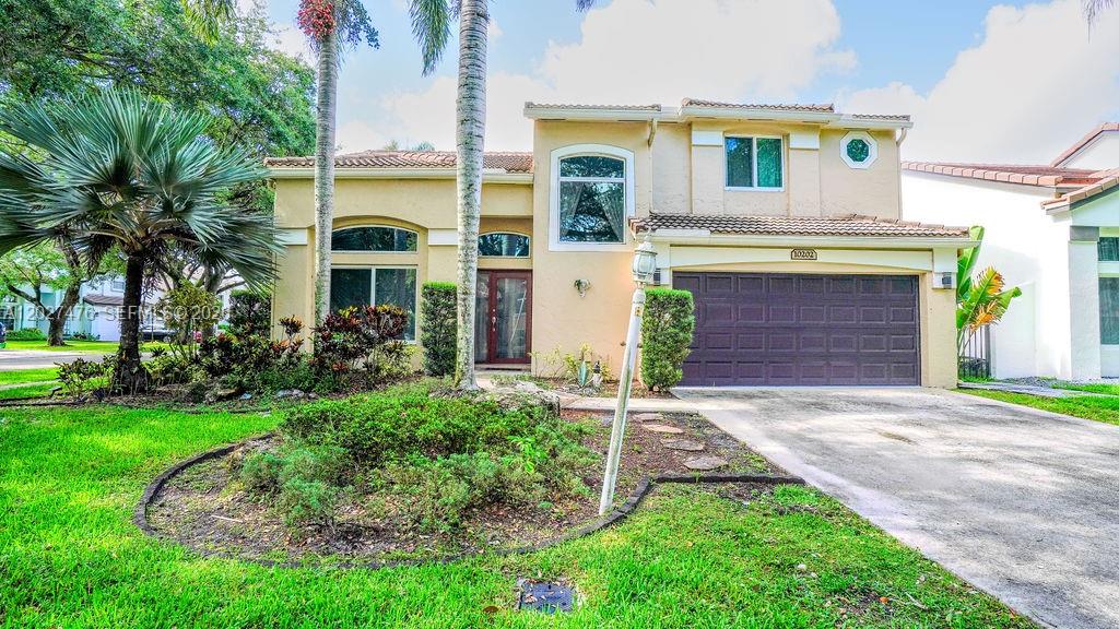 EMBASSY LAKES - Residential