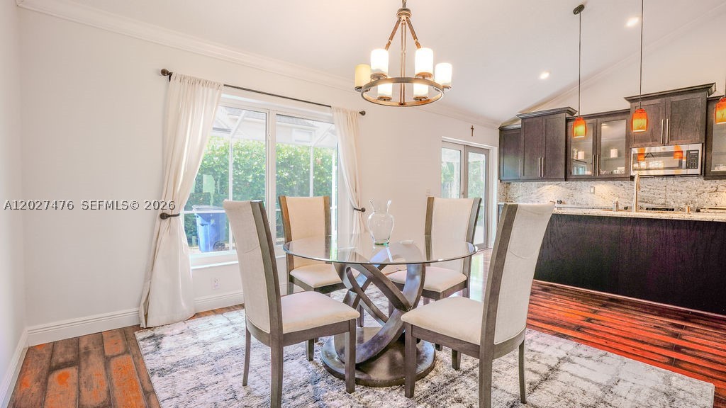 EMBASSY LAKES - Residential